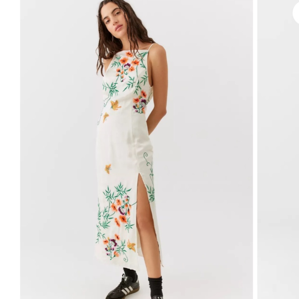 UO || Phoenix Embroidered Midi Dress L